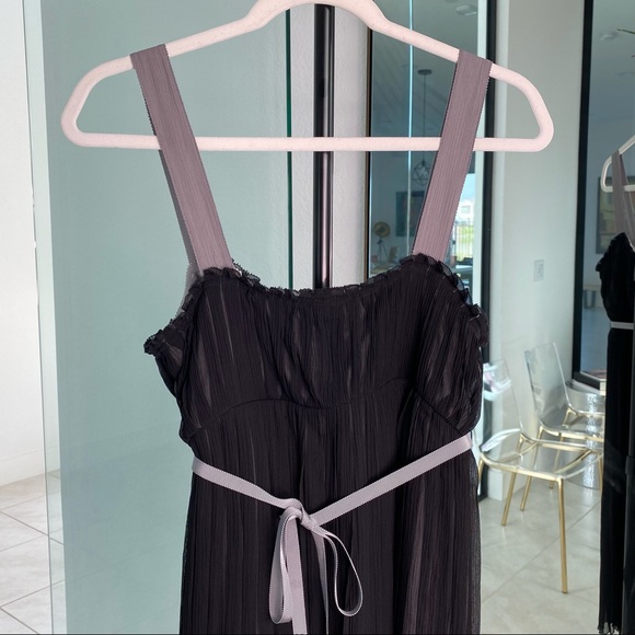 Mimi Maternity Silk Black Pleated Dress - Picture 9 of 10